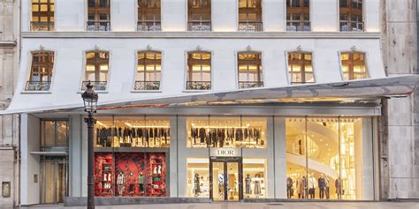 christian Dior Paris store